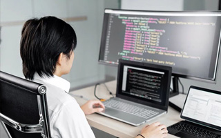楚雄 ,php声明和调用变量的符号是什么？